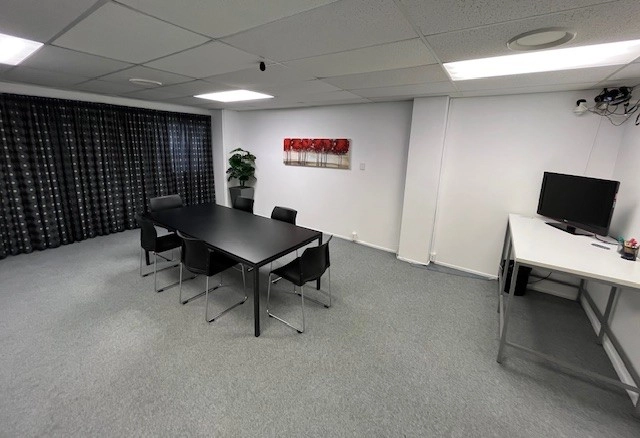 X N Ikau,p20boardroom,p202.jpg.pagespeed.ic.c B Zs to Rgvn